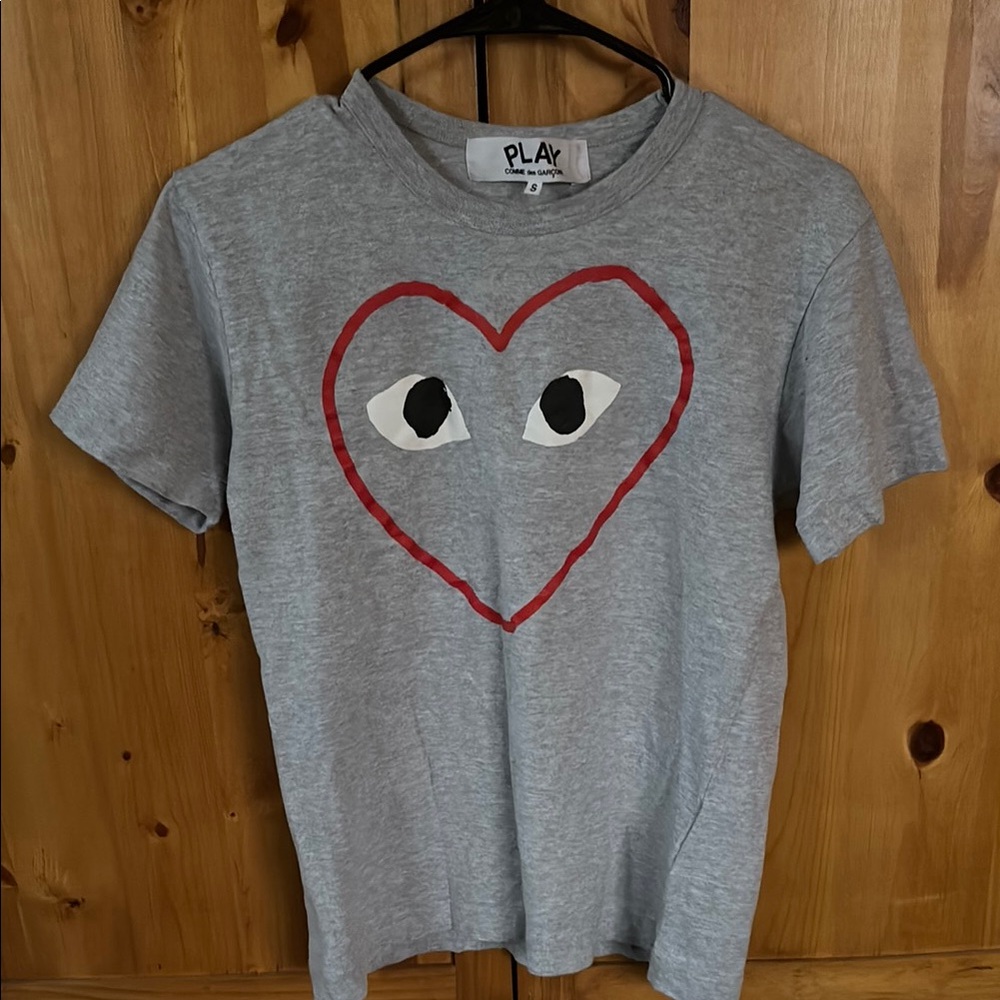 Comme des Garcons PLAY Gray Red Heart Short Sleeve Tee